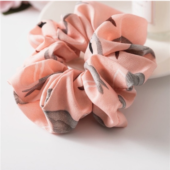Flamingo Scrunchies - Picture 2 of 6